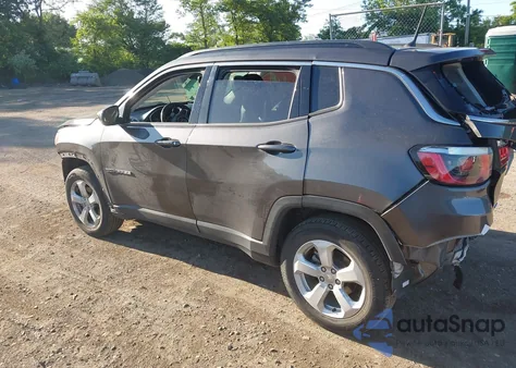 2018 Jeep Compass Latitude 4X4 из США, поврежденный, VIN 3C4NJDBB7JT400246